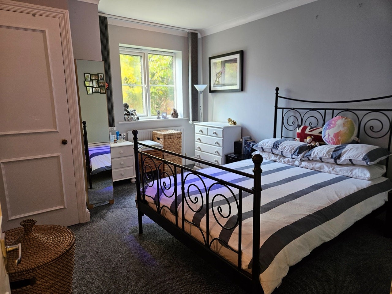 Flat Littlestone Close in Greater London