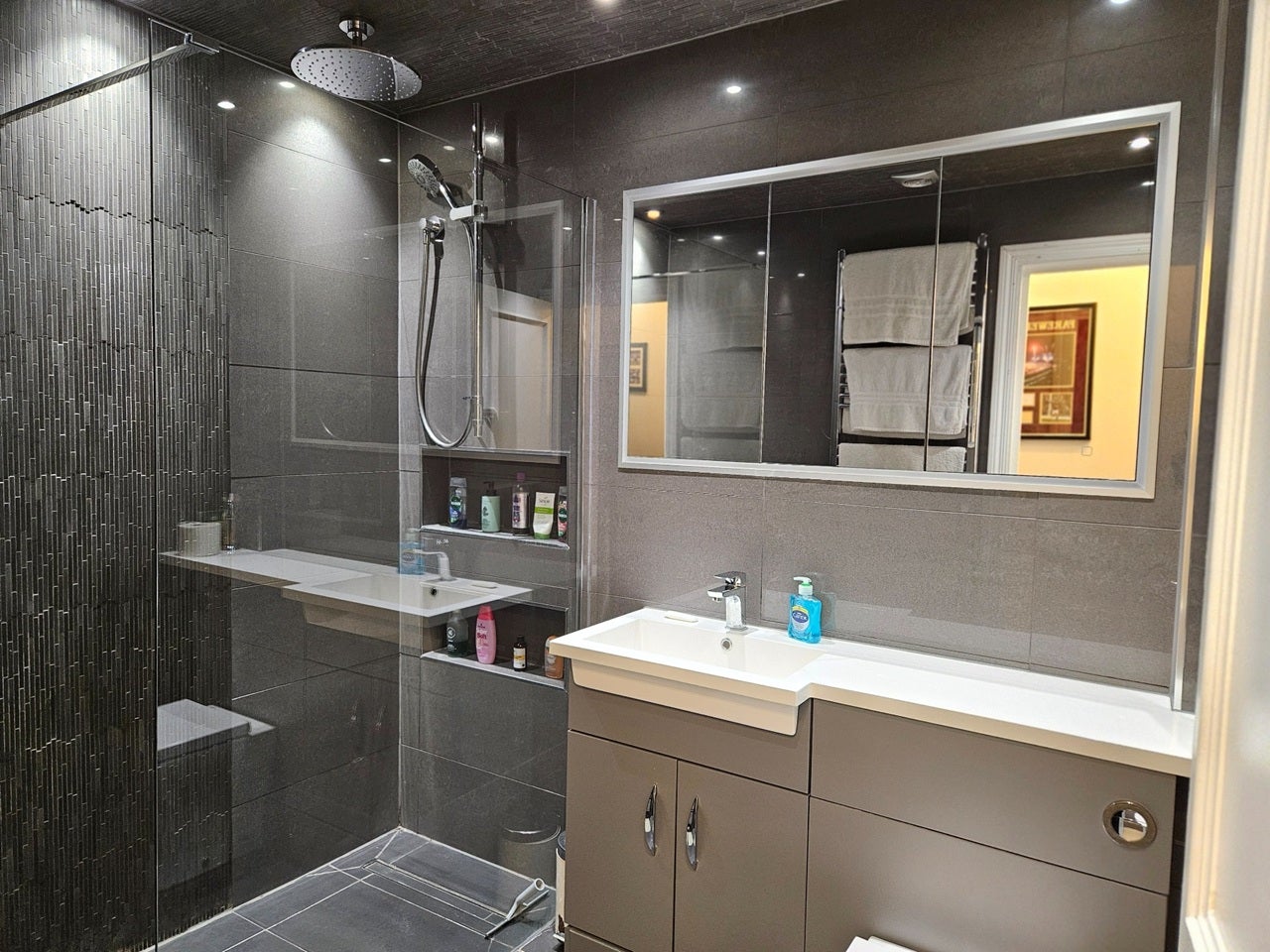 Flat Littlestone Close in Greater London