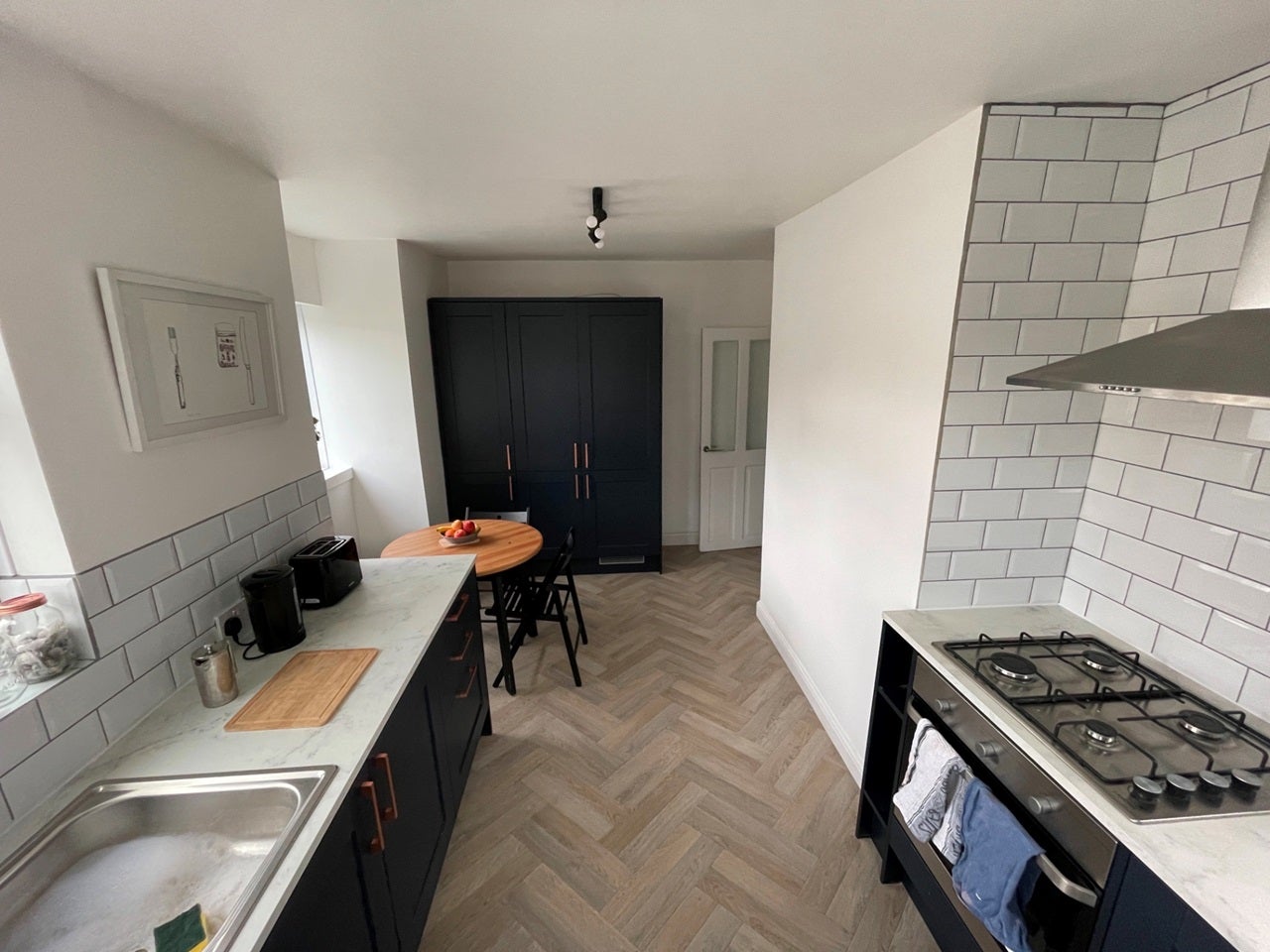 Flat Goldsmith Road in Greater London