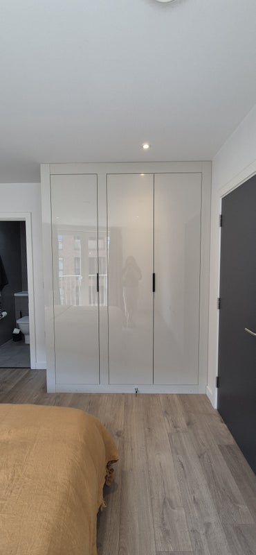 Room Parkes Street in Greater London