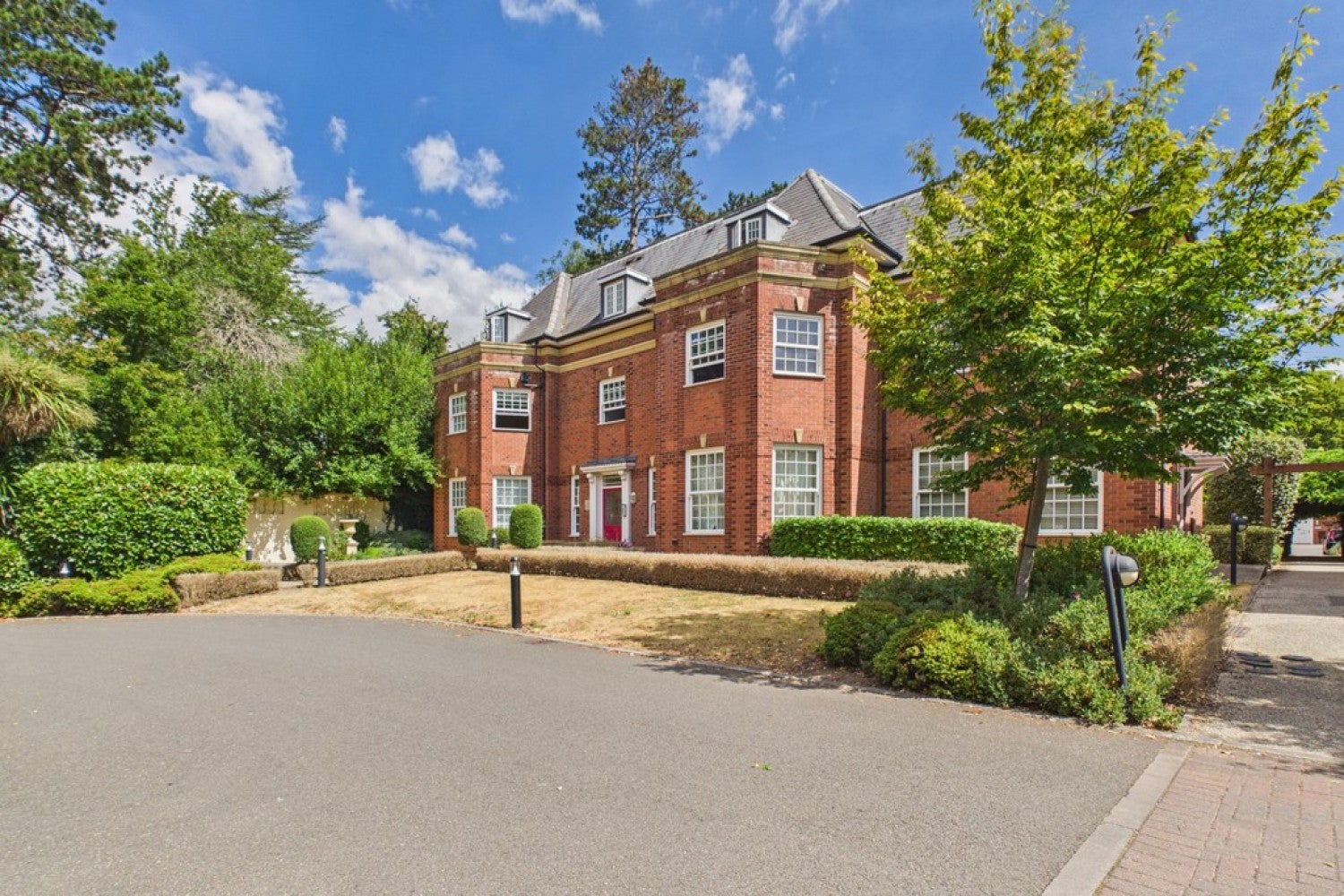 Flat John Cullis Gardens in Royal Leamington Spa