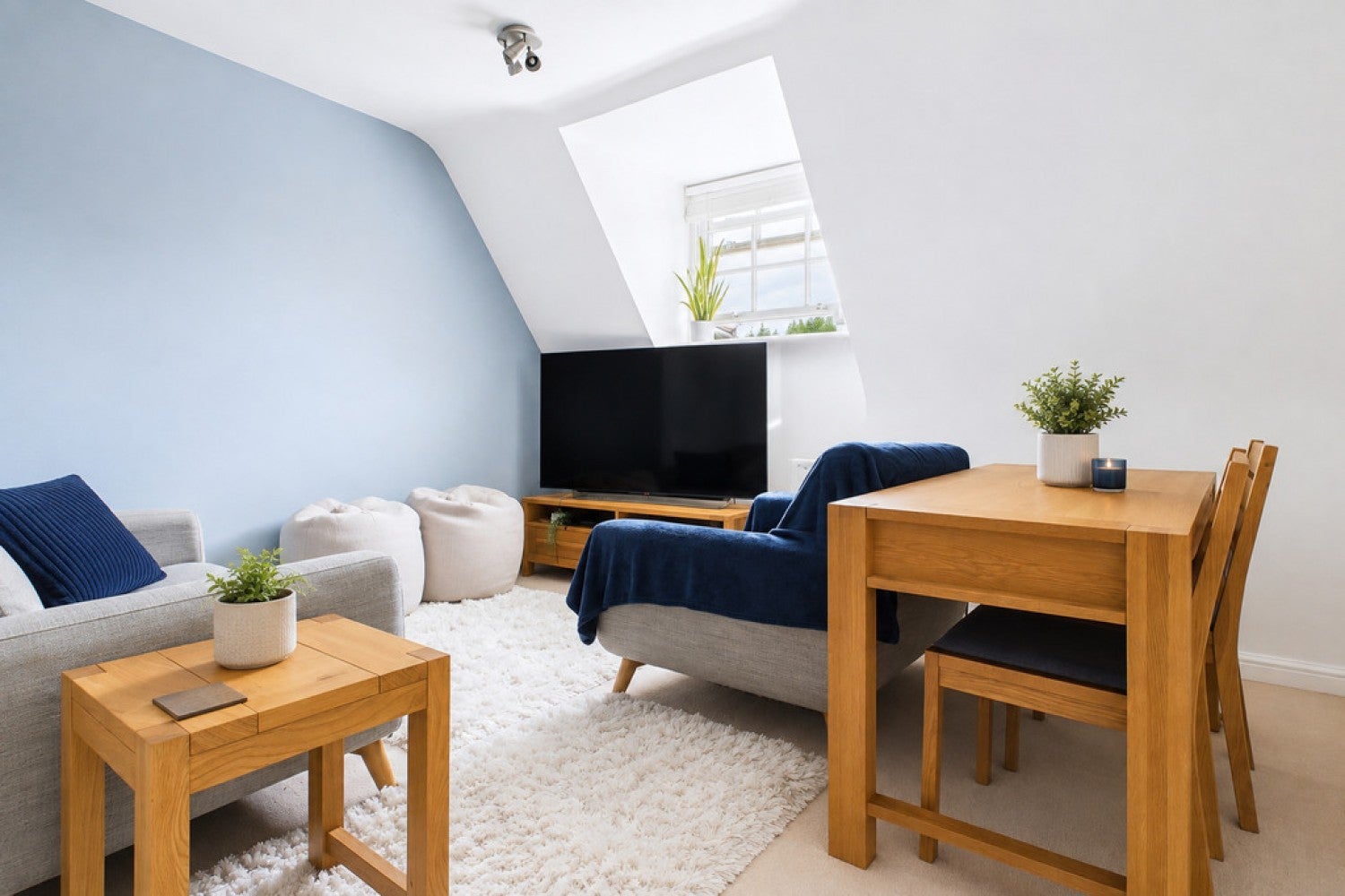 Flat John Cullis Gardens in Royal Leamington Spa