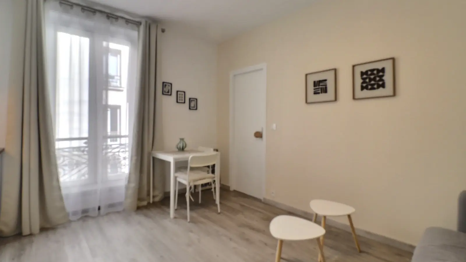Flat Rue Briquet in Paris