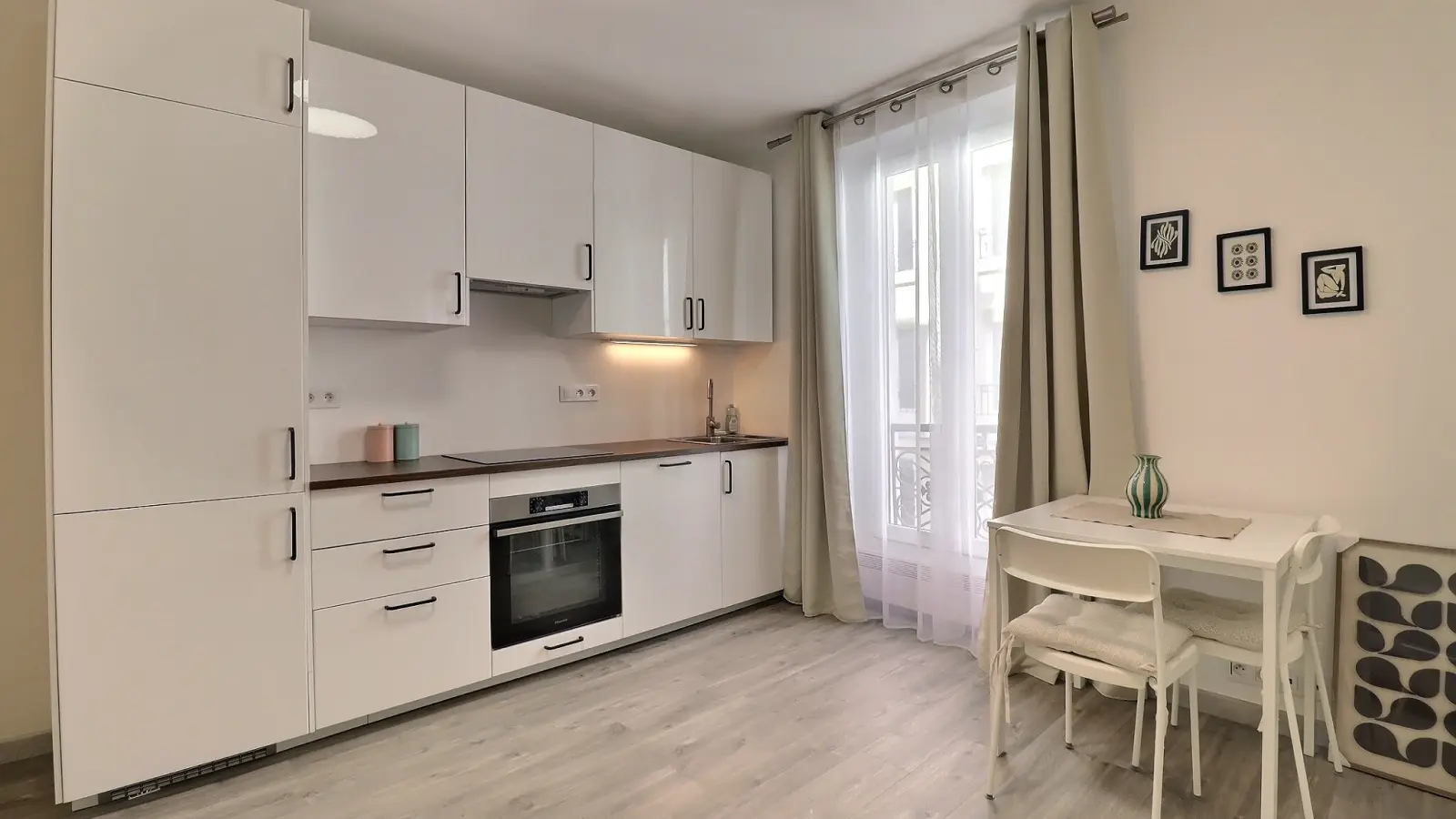 Flat Rue Briquet in Paris