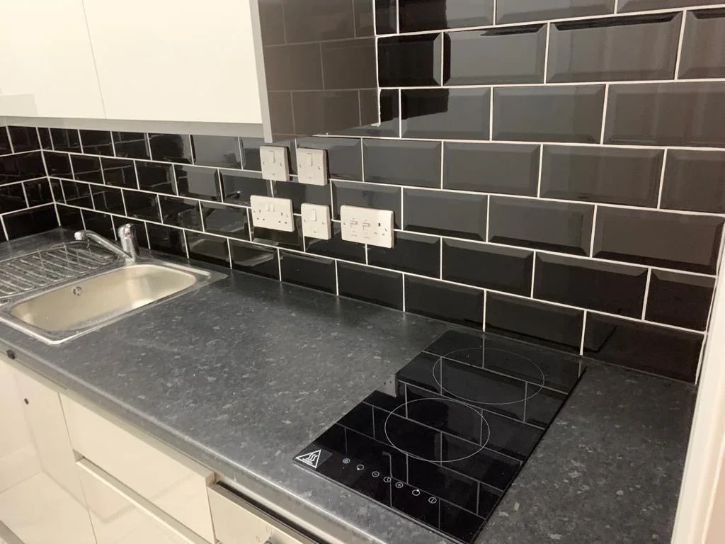 Flat Godolphin Road in Slough