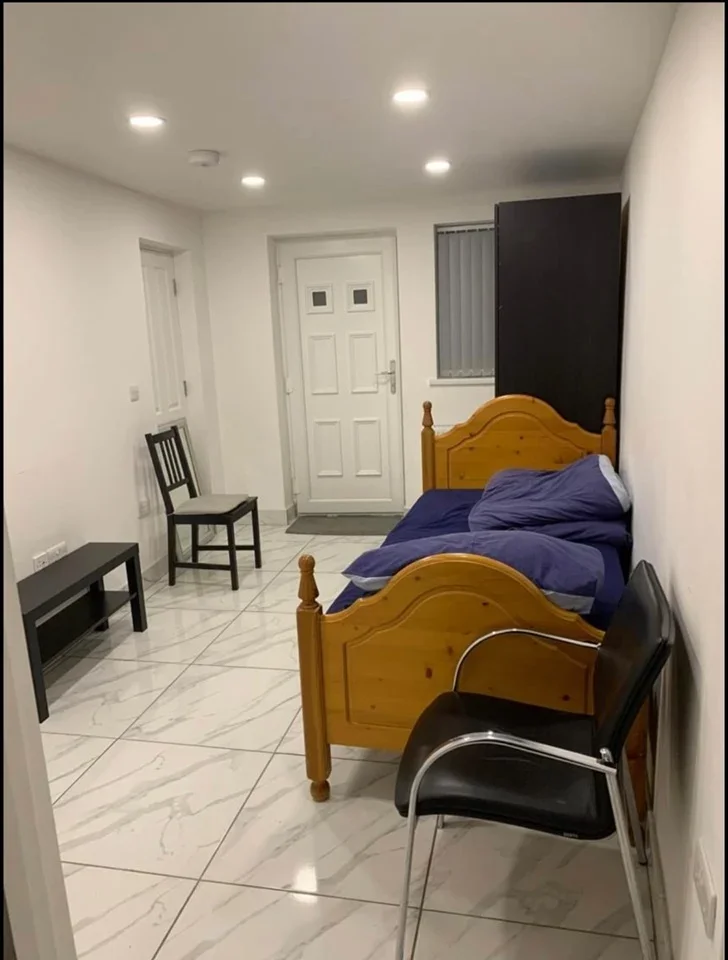Flat Godolphin Road in Slough
