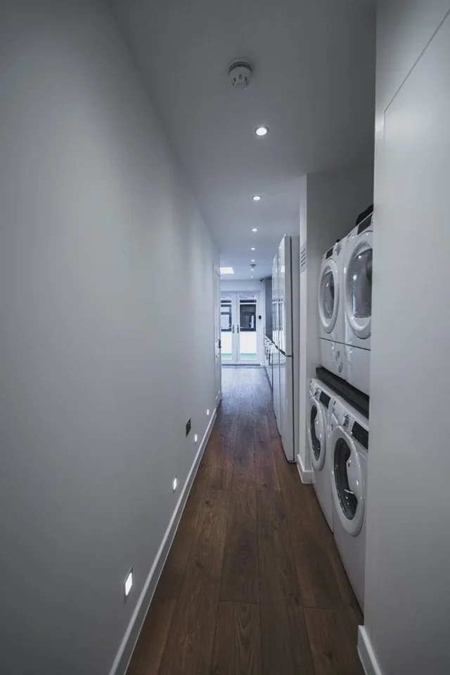Room St. Olave's Walk in Greater London