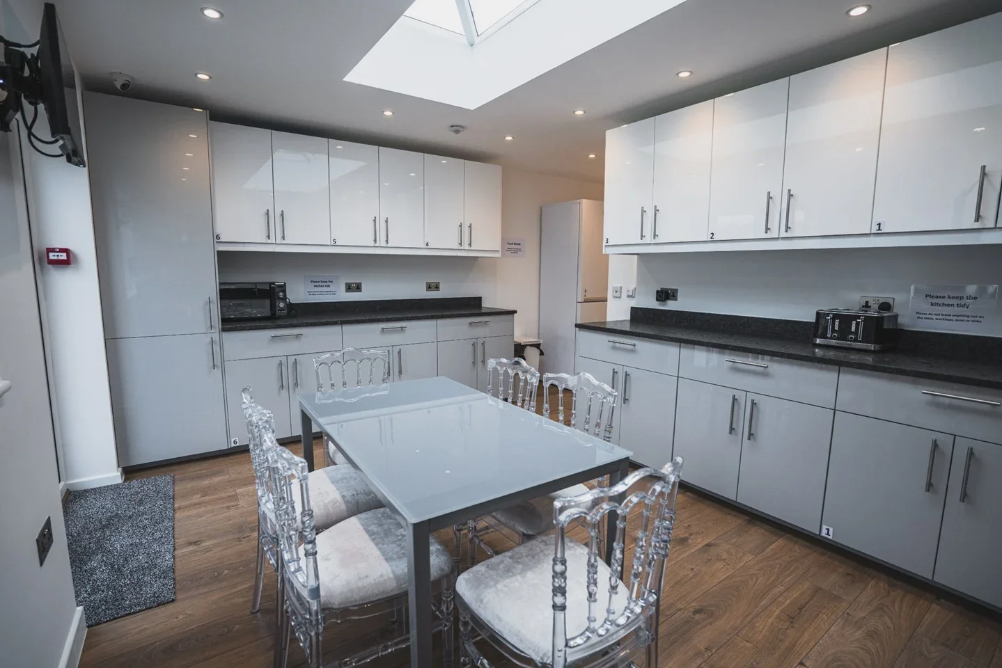 Room St. Olave's Walk in Greater London
