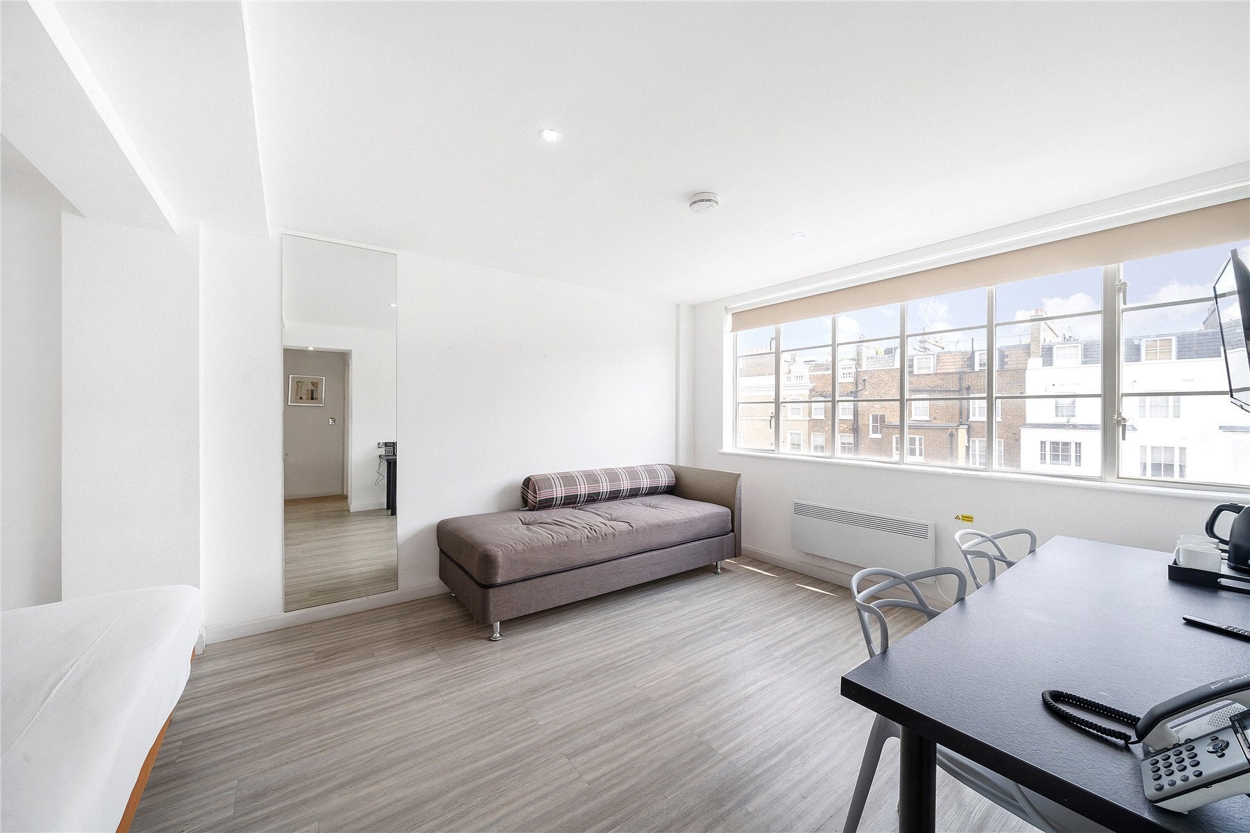 Flat Roland Gardens in Greater London