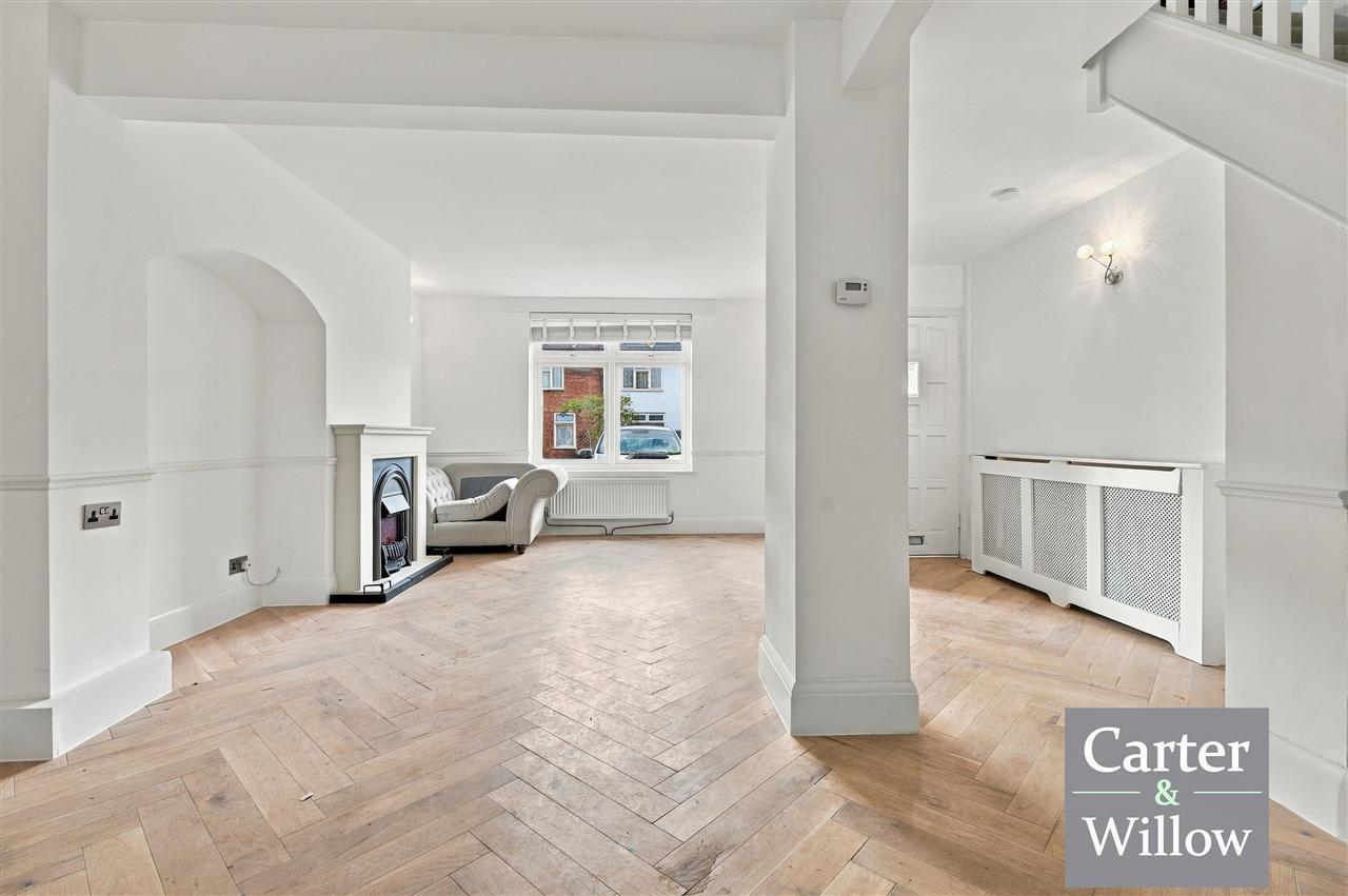 House Fieldway in Greater London