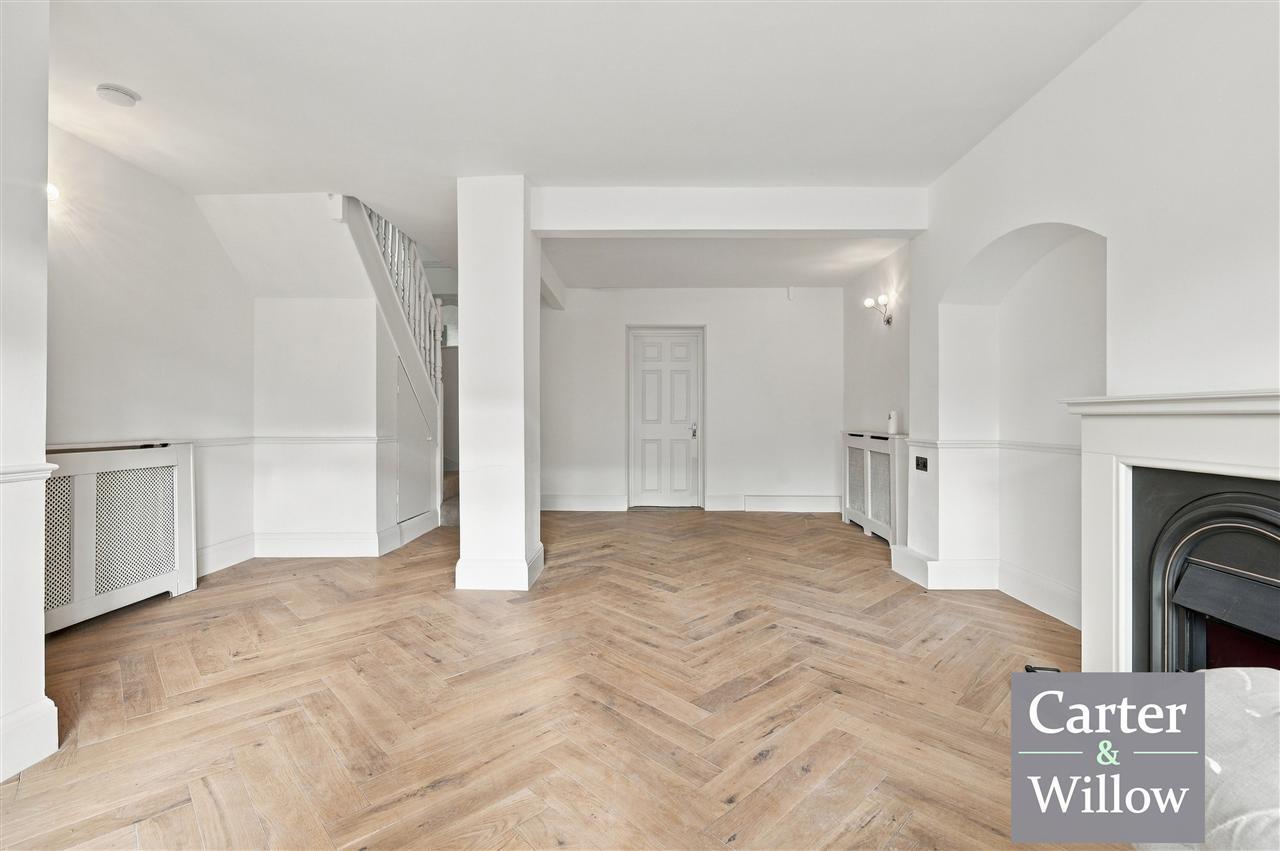 House Fieldway in Greater London