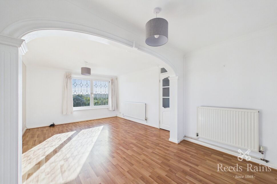 Flat Hazlebarrow Crescent in Sheffield
