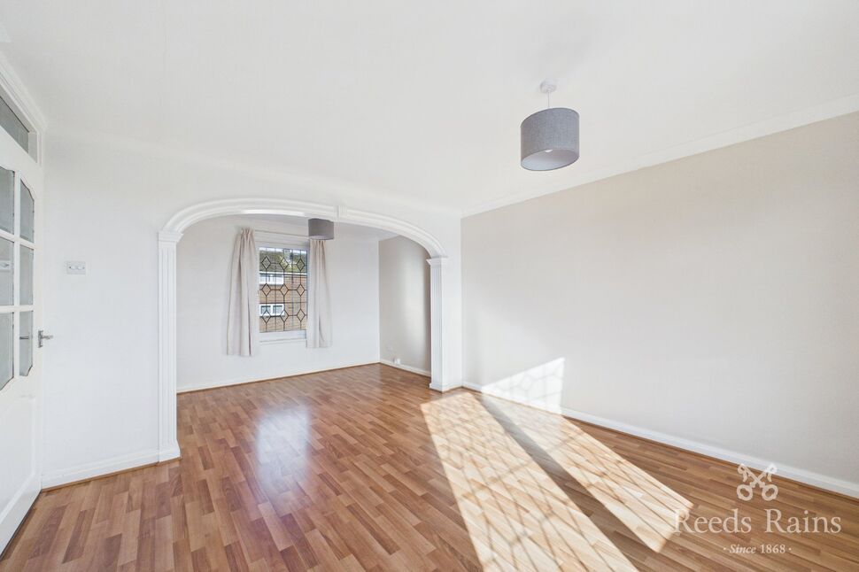 Flat Hazlebarrow Crescent in Sheffield