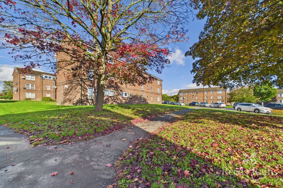 Flat Hazlebarrow Crescent in Sheffield
