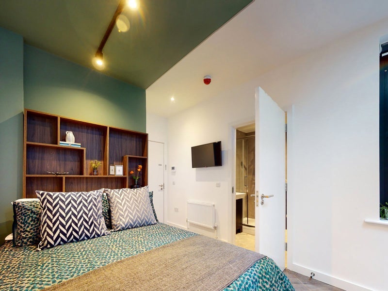 Flat Harrow Road in City of Westminster