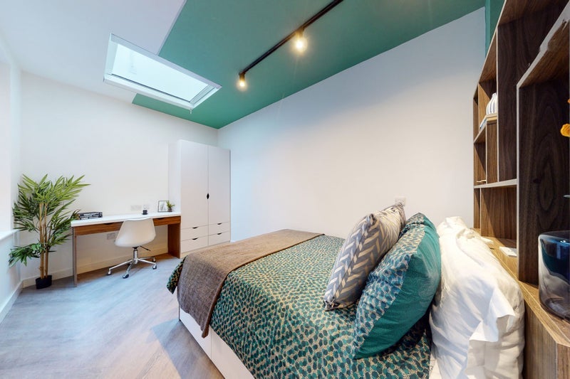 Flat Harrow Road in City of Westminster