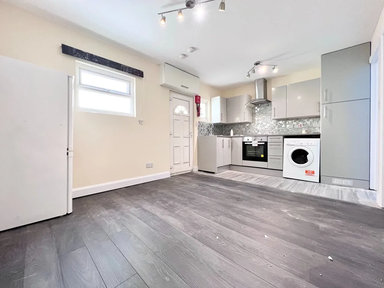 Flat Harpour Road in Greater London