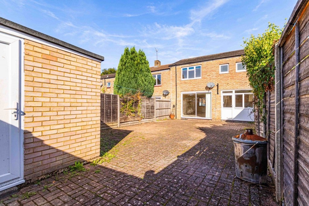 House Titan Road in Dacorum
