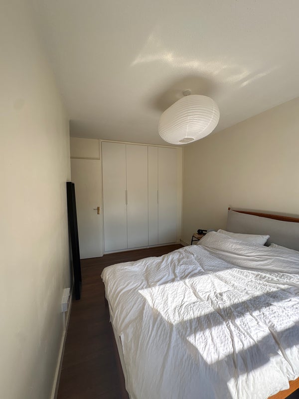 Room Burdett Road in Greater London