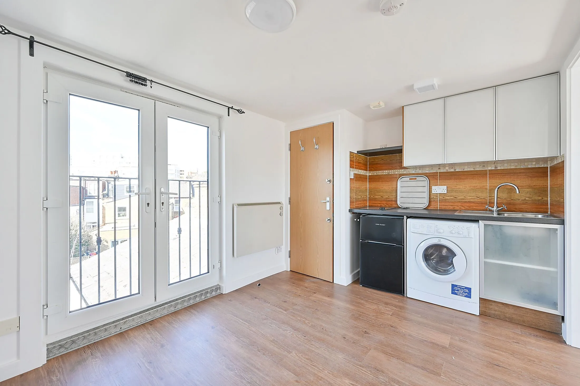 Flat Berrymead Gardens in Greater London