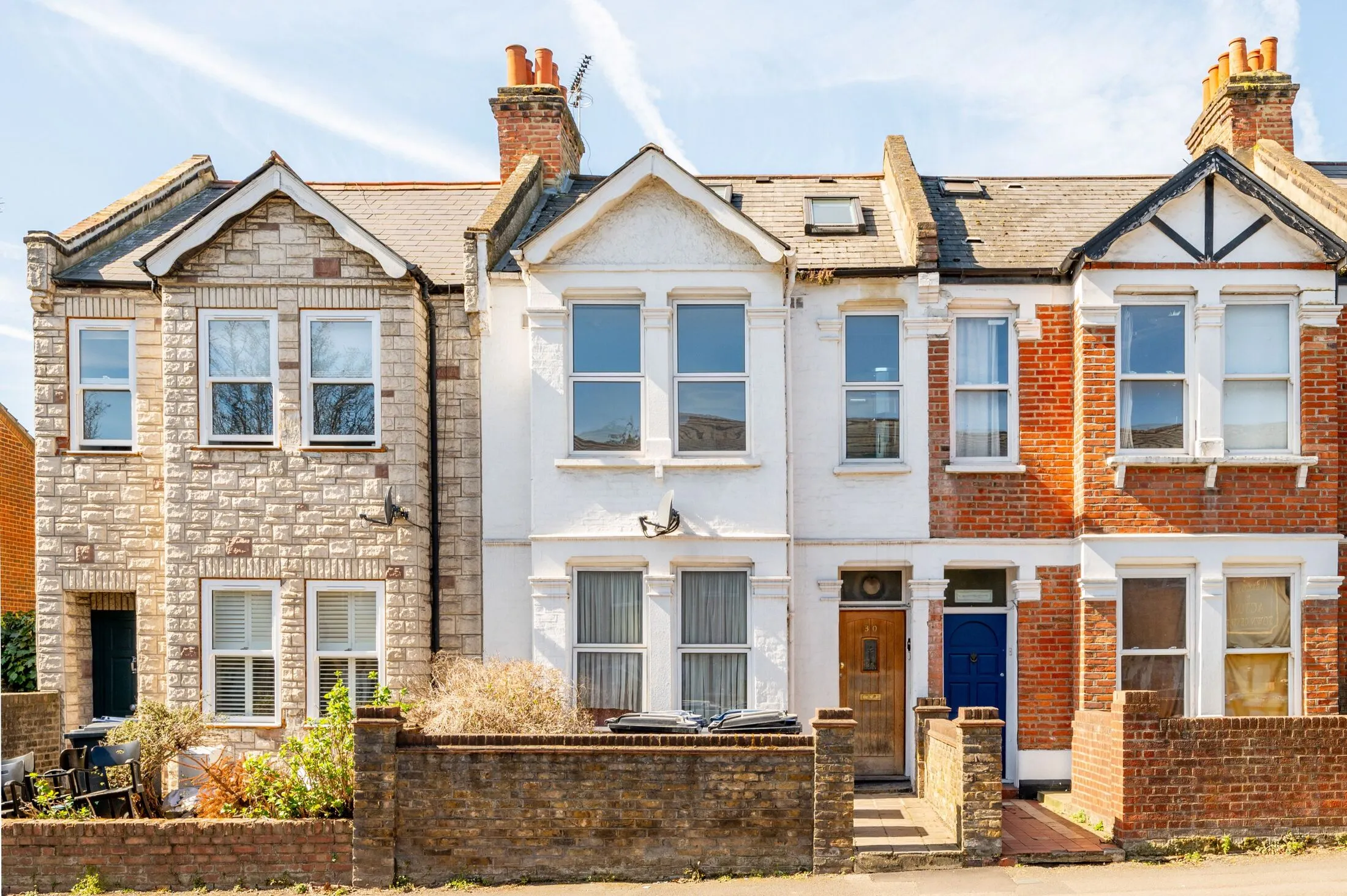 Flat Berrymead Gardens in Greater London