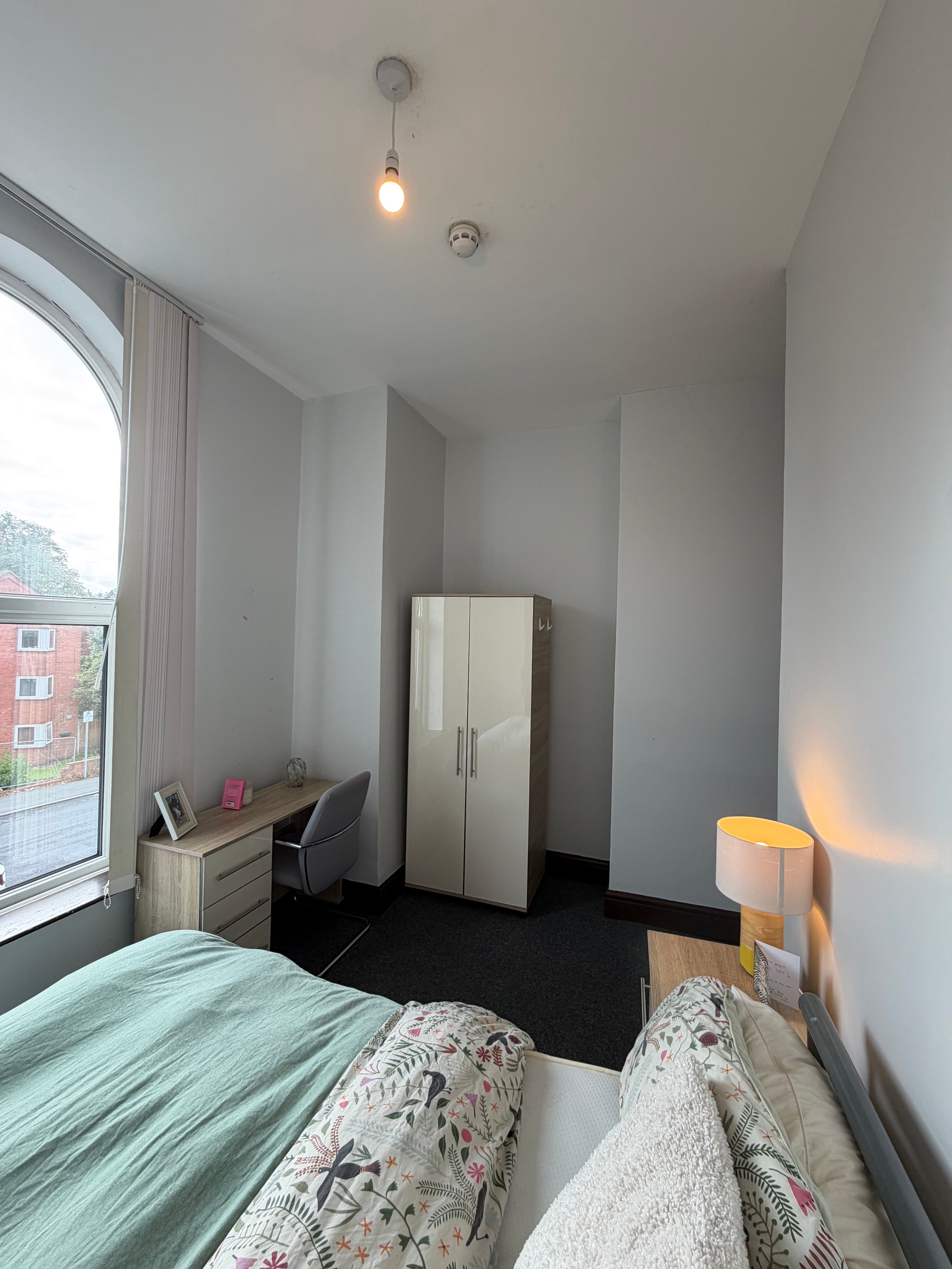 Room Richmond Grove in Manchester