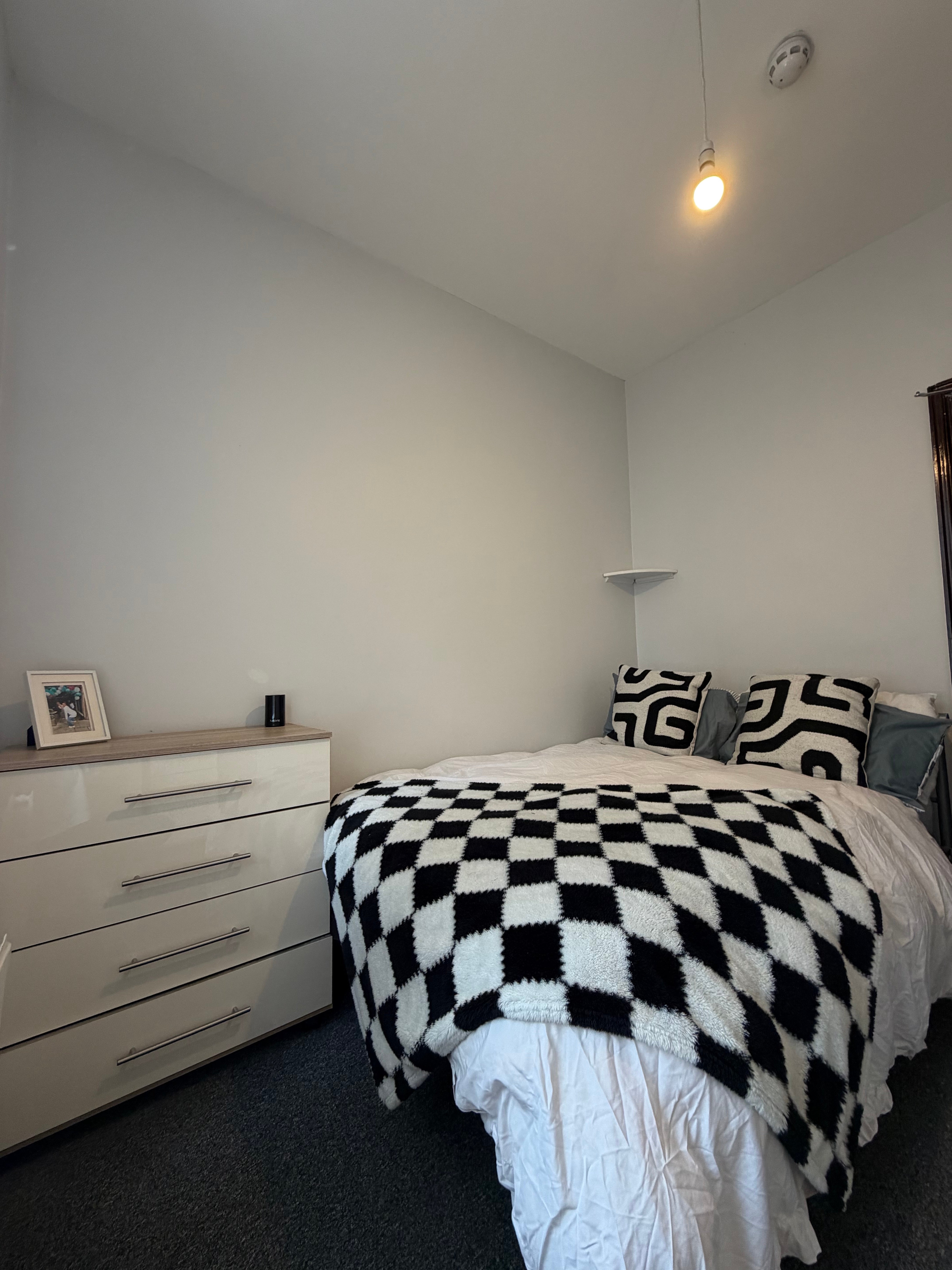 Room Richmond Grove in Manchester