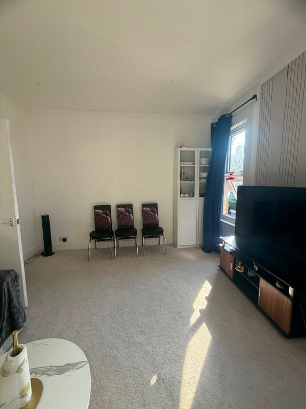 Room Cann Hall Road in Greater London