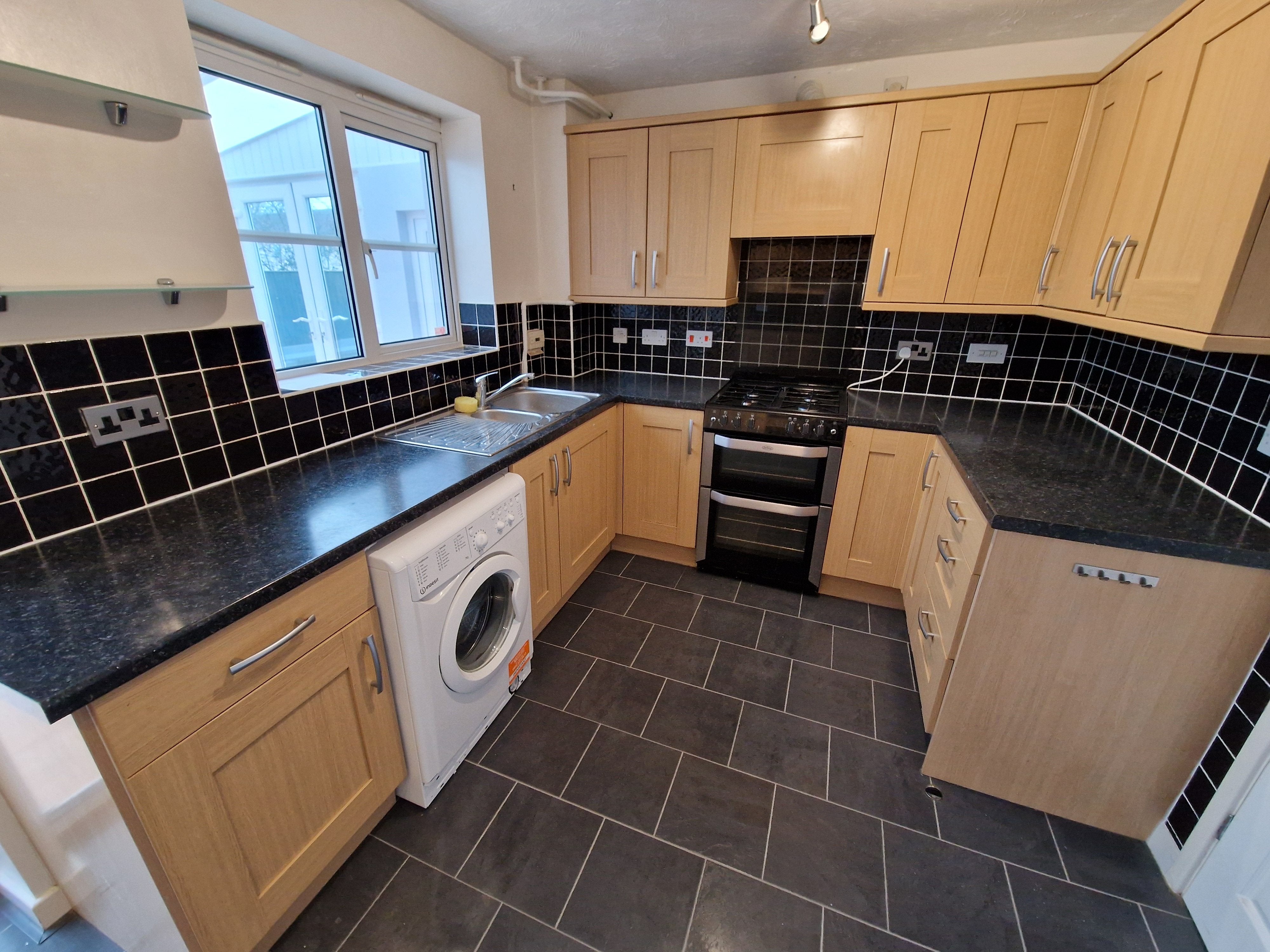 House Teak Close in Bridgwater