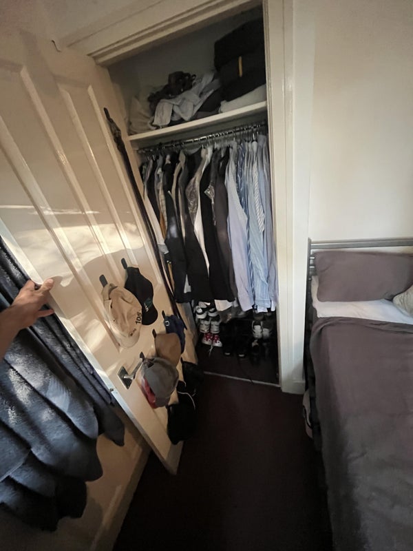 Room Clapham Road in Greater London