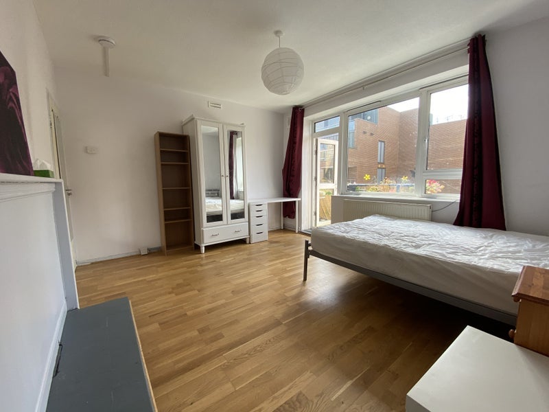 Room Lancaster Street in Greater London
