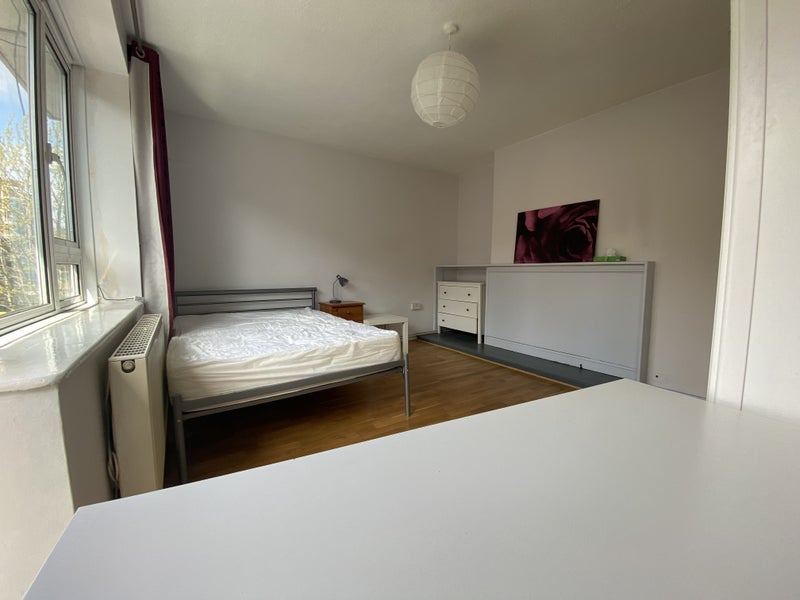 Room Lancaster Street in Greater London