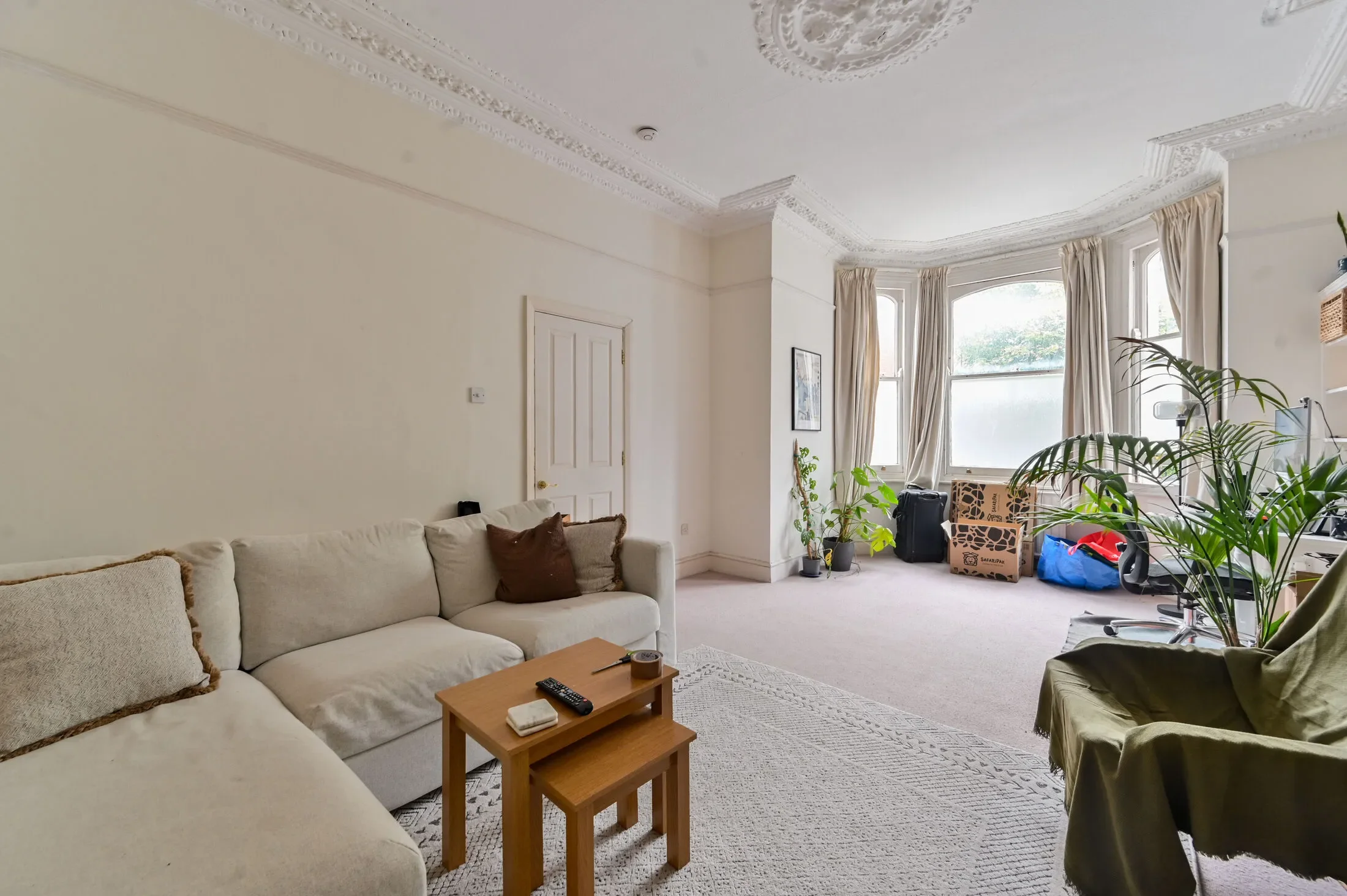 Flat Altenburg Gardens in Greater London