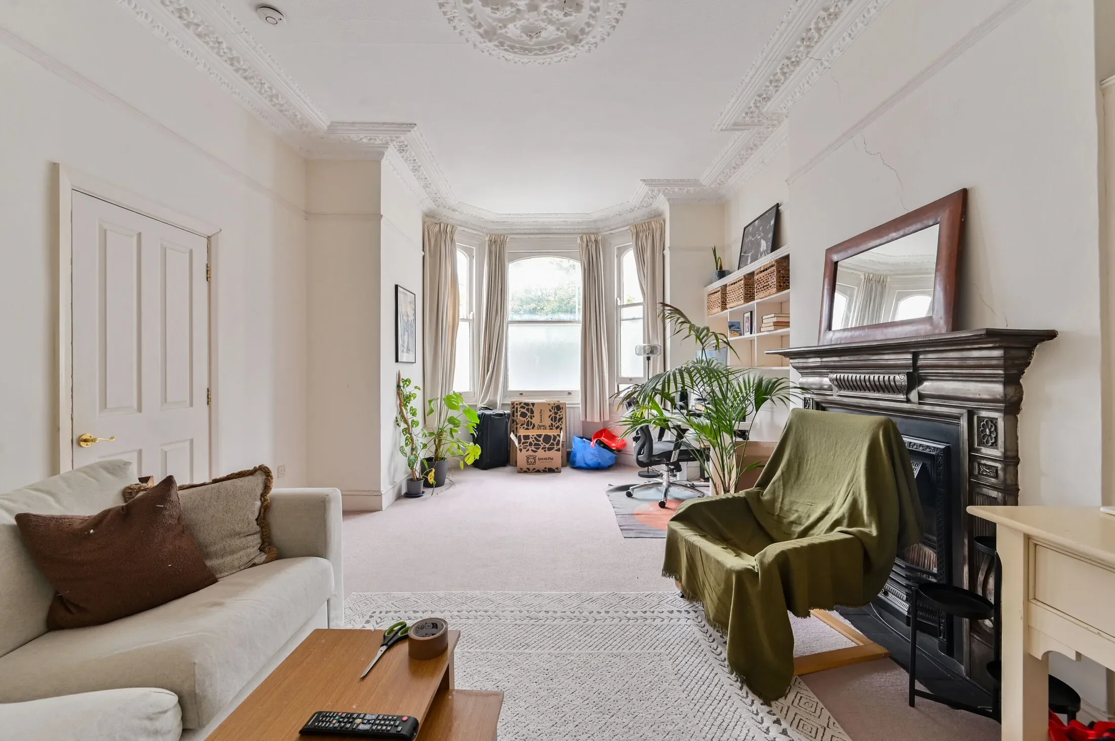 Flat Altenburg Gardens in Greater London