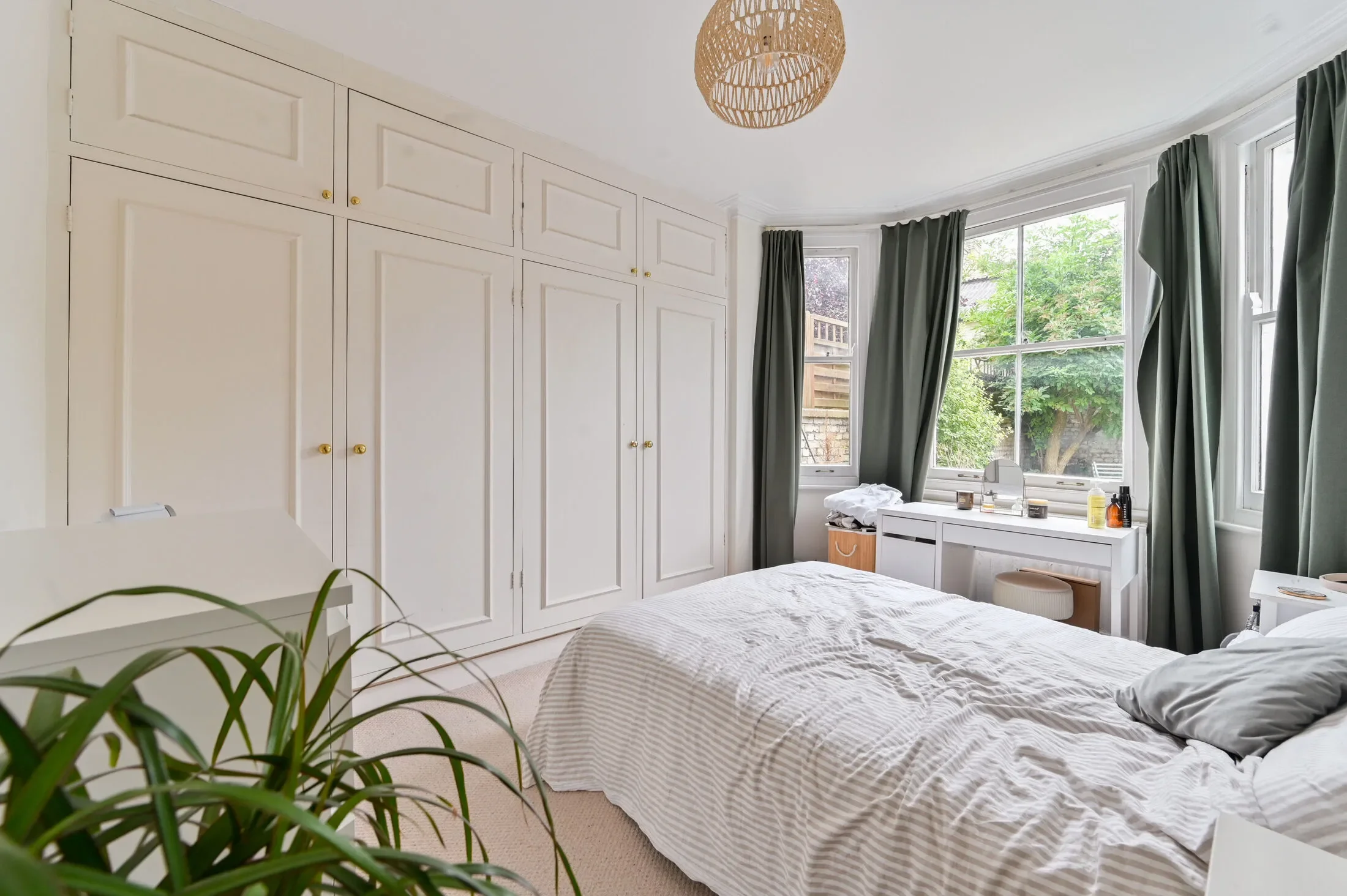 Flat Altenburg Gardens in Greater London