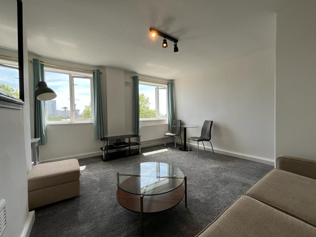 Flat Eccles New Road in Salford