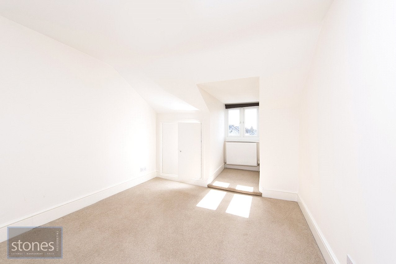 Flat Belsize Square in Greater London