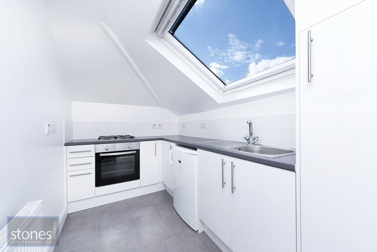 Flat Belsize Square in Greater London