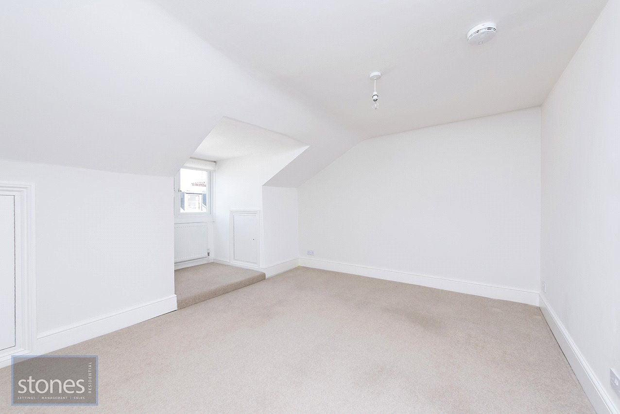Flat Belsize Square in Greater London