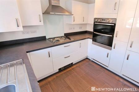 House Bath Close in South Kesteven