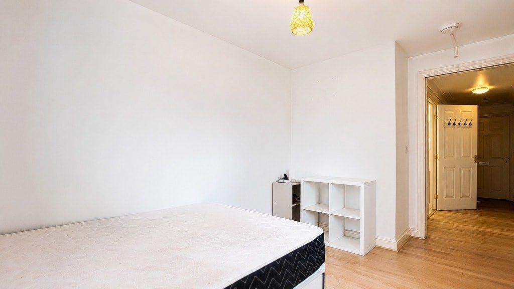 Flat Maltings Close in Greater London