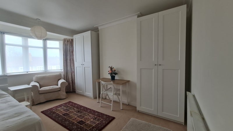 Room Ravensbourne Avenue in Greater London