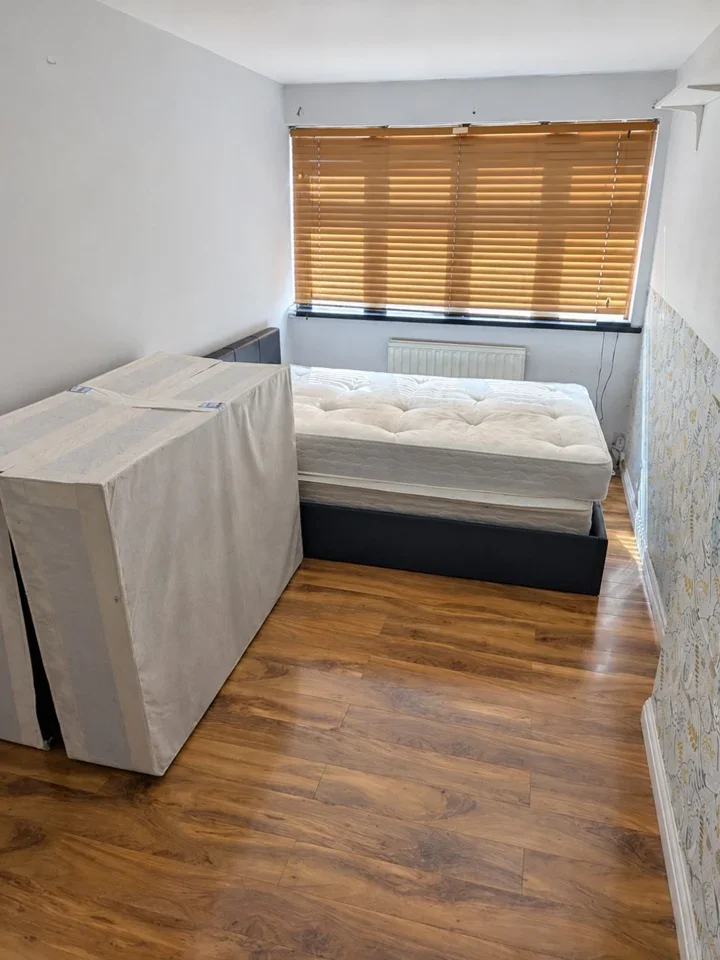 Flat Princes Road in Greater London