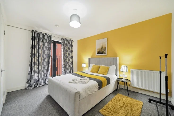 Flat Colnbrook By-Pass in Slough