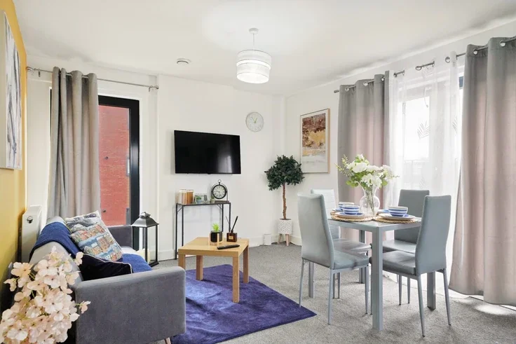 Flat Colnbrook By-Pass in Slough