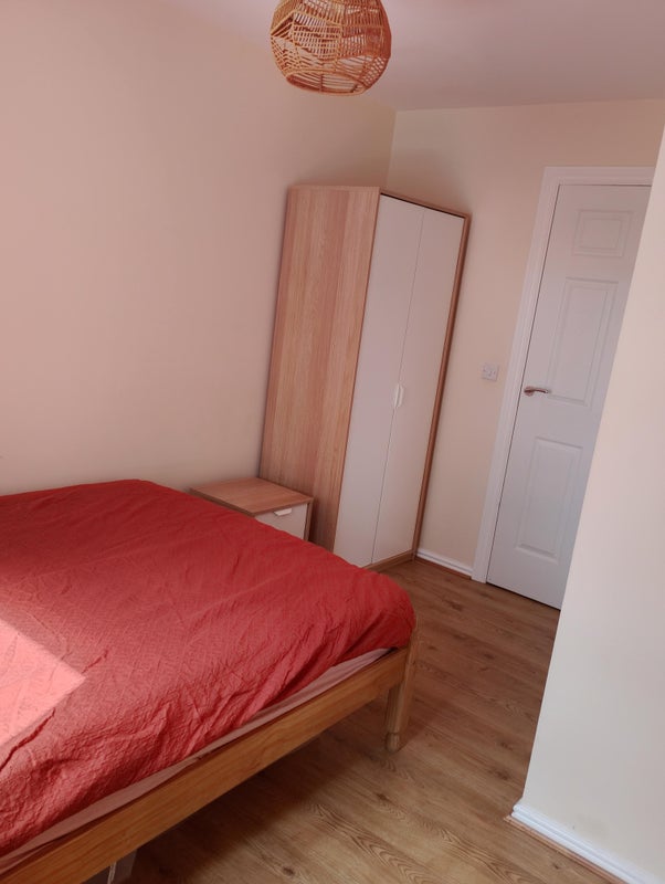 Room Arneil Drive in City of Edinburgh