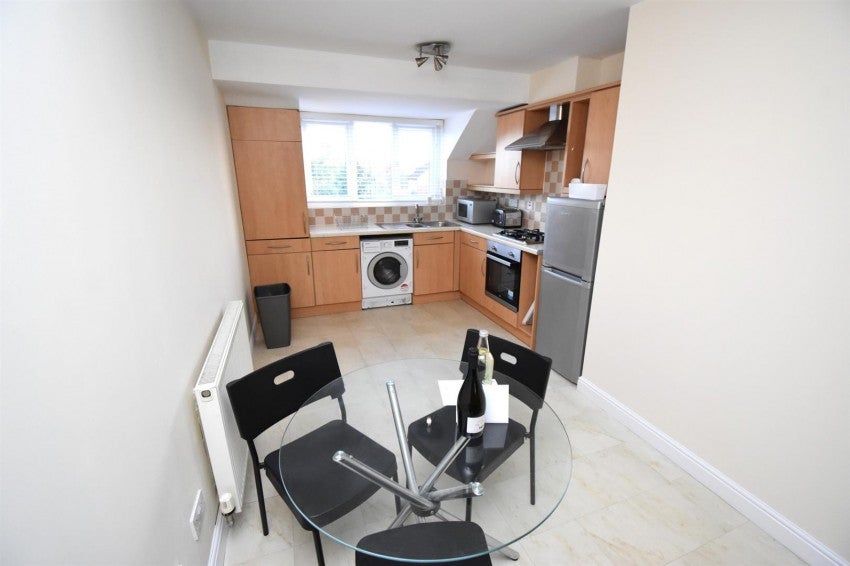 Room Cobham Green in Warwick