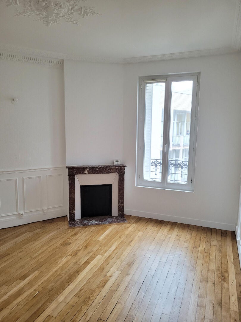 Flat Rue Jean-Pierre Timbaud in Courbevoie