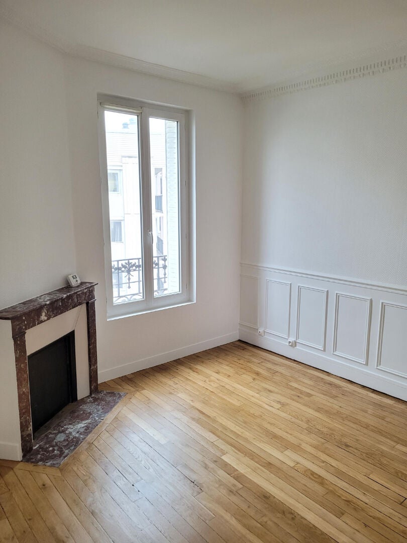 Flat Rue Jean-Pierre Timbaud in Courbevoie
