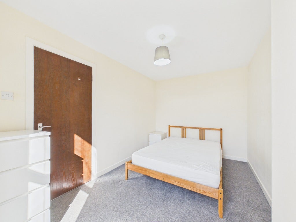 Flat Murieston Road in City of Edinburgh